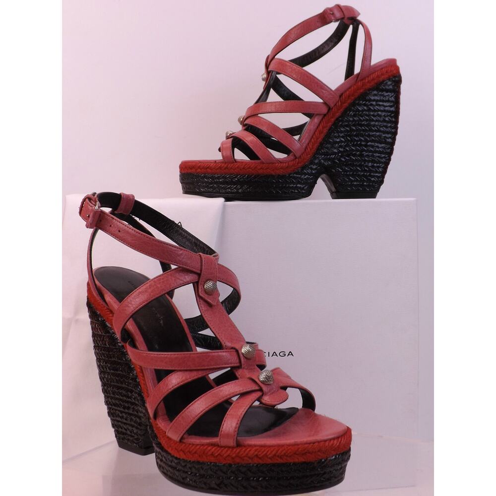 NIB BALENCIAGA ARENA ROSE PINK LEATHER WEDGE STUDDED SANDALS 39 $745
